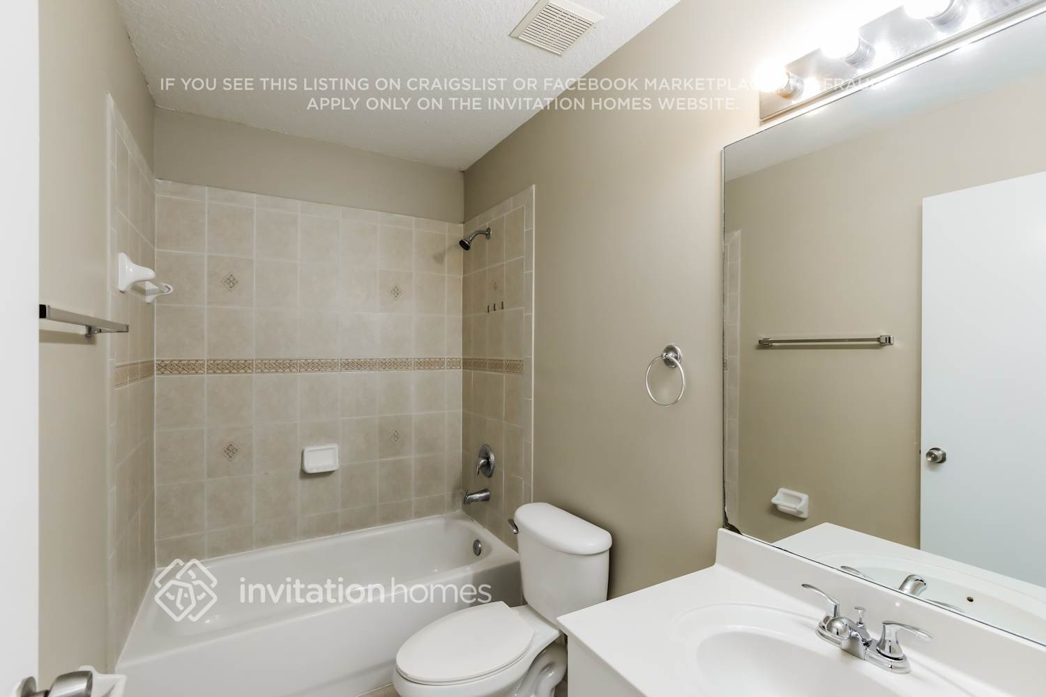 Building Photo - 5937 SW 163rd Ave