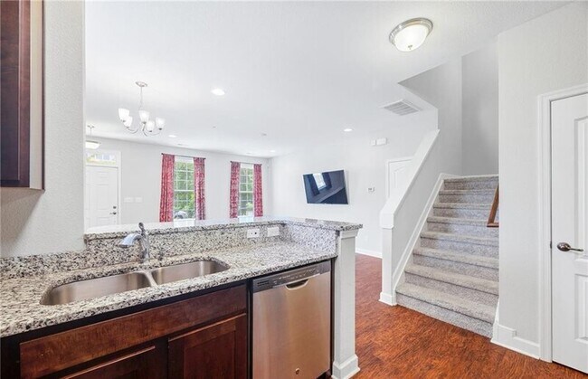 Building Photo - 623 Freeman Dr