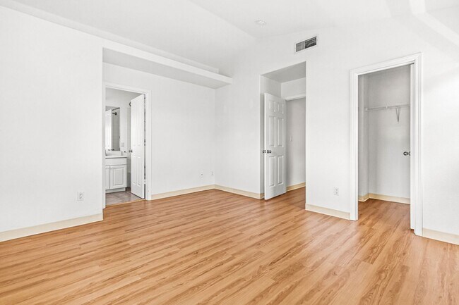 Building Photo - Highly Desired 3 Bedroom, 2.5 Bath Home in Ocean Point!