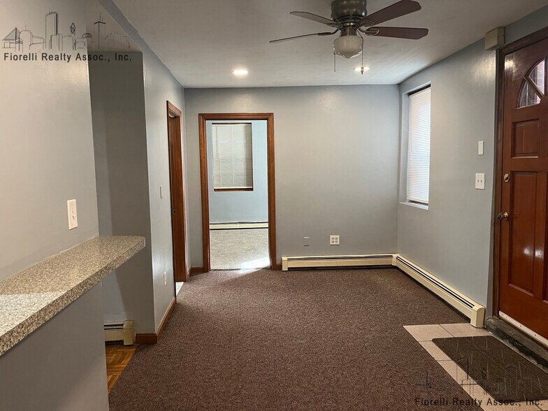 Building Photo - 33 Princeton St