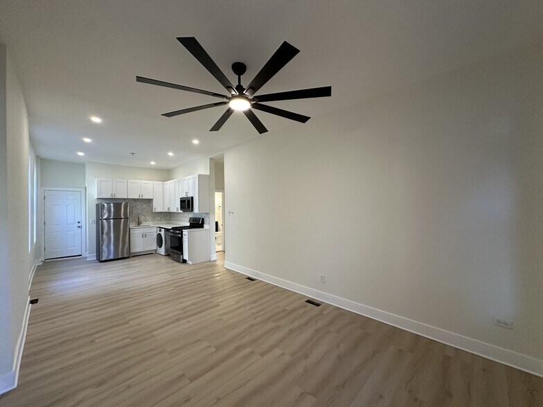 Building Photo - 1322 W Ohio St