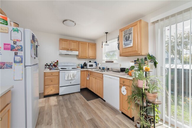 Building Photo - 87 Moxon Dr