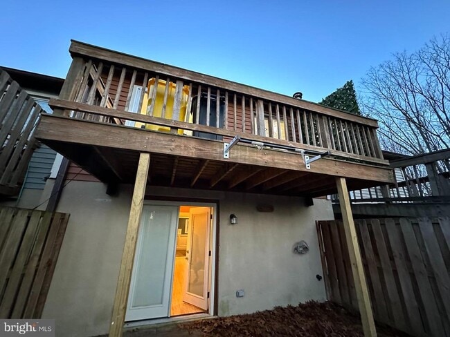 Building Photo - 502 Greenhill Ct