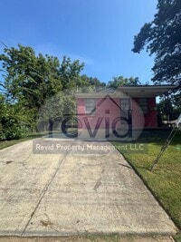 Building Photo - 2 Bedroom 1 Bath House!!