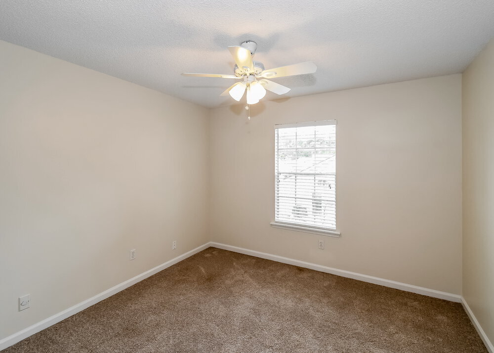 Building Photo - 9591 Sugar Hollow Ln