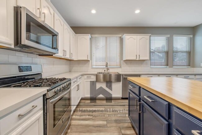 Building Photo - 3169 Brickfield Ave