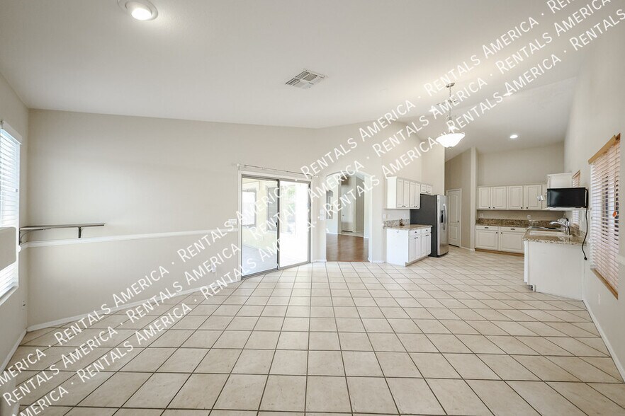 Building Photo - 1623 E Wildhorse Pl