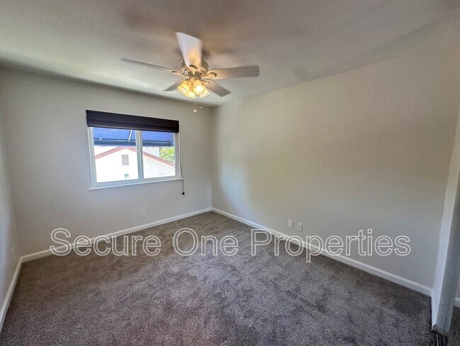 Building Photo - 288 W Siesta Ave