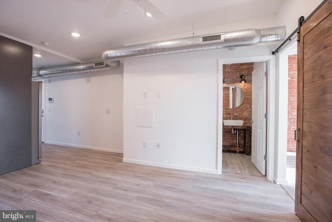 Building Photo - 1611 Swain St