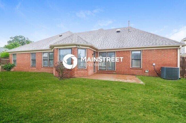 Building Photo - 4 Bedroom Pet-Friendly Home in Cordova, TN with Main Street Renewal
