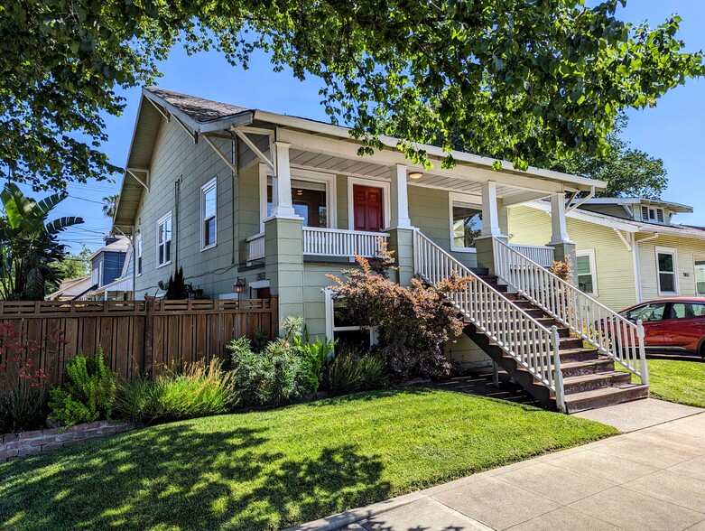 Building Photo - 3001 4th Ave