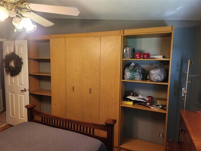 Building Photo - 24921 Pine Hill