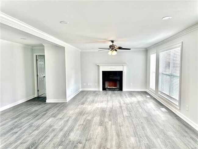 Building Photo - 312 Woodmont Ct