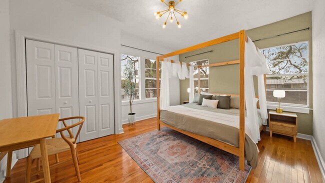 Building Photo - 307 W Haya St