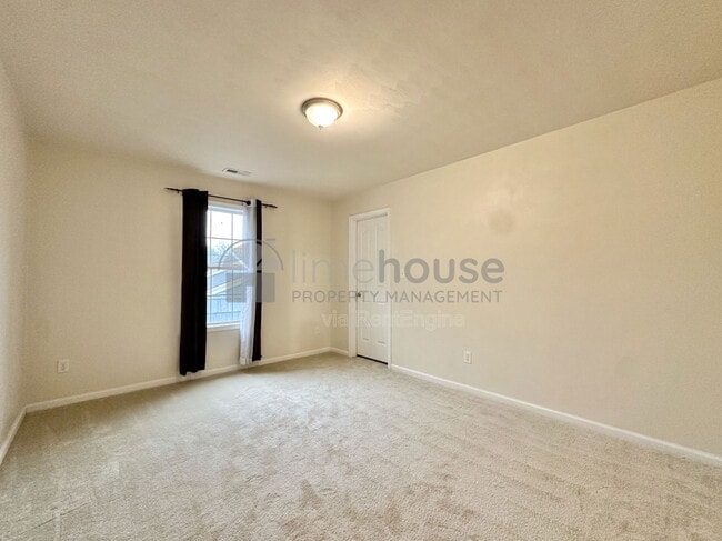 Building Photo - 4824 Kennebeck Ave