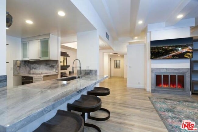 Building Photo - 1155 N La Cienega Blvd