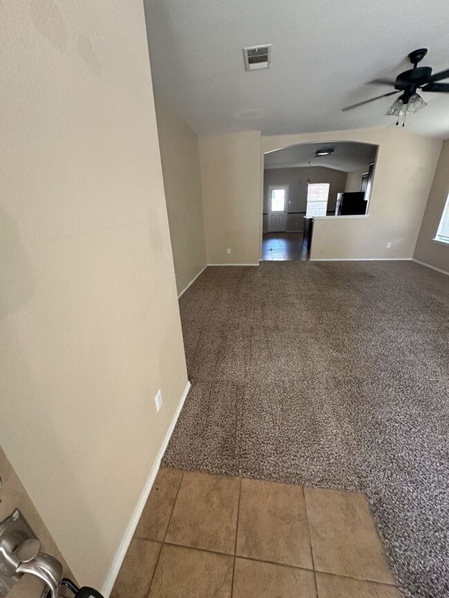 Building Photo - AVAILABLE NOW!