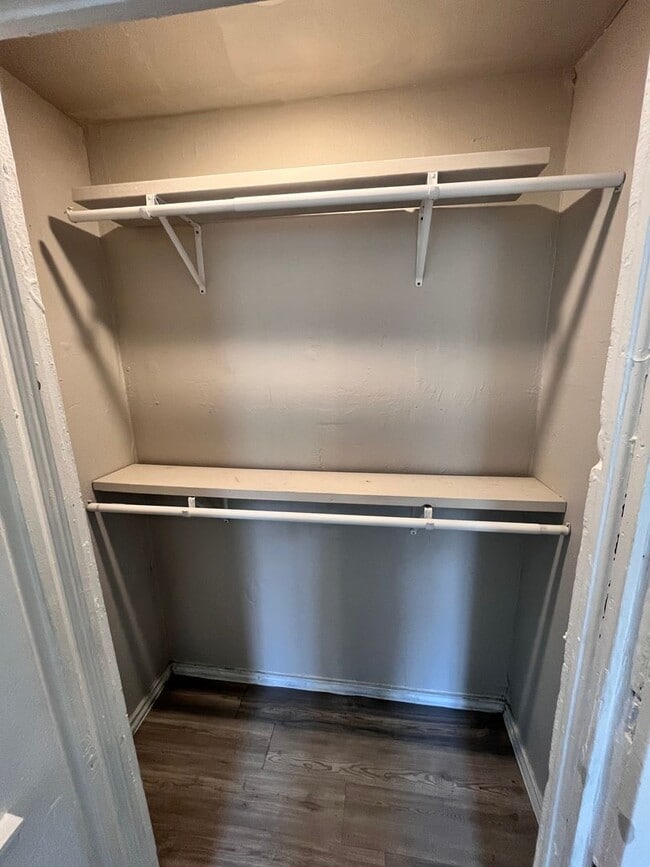 Building Photo - Gorgeous Studio Near The Pearl!