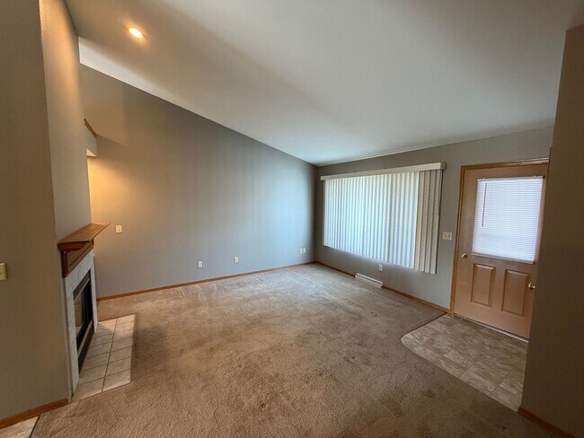 Building Photo - 514/516 Pheasant Drive