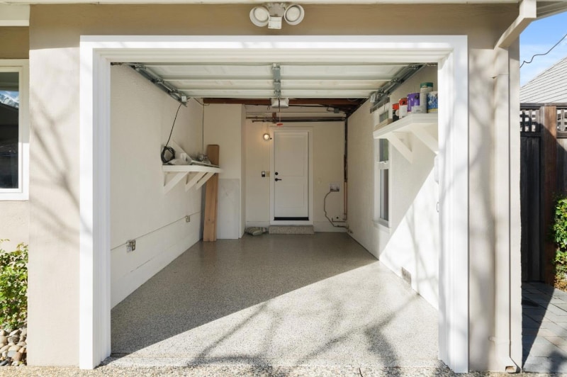 Building Photo - 242 Thurston St