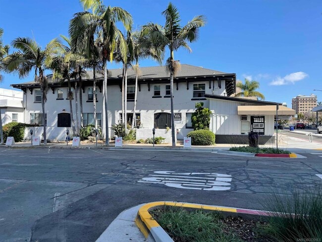 Building Photo - 440 Olive St