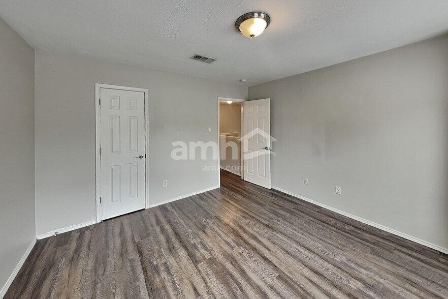 Building Photo - 14006 Honey Bee Ct