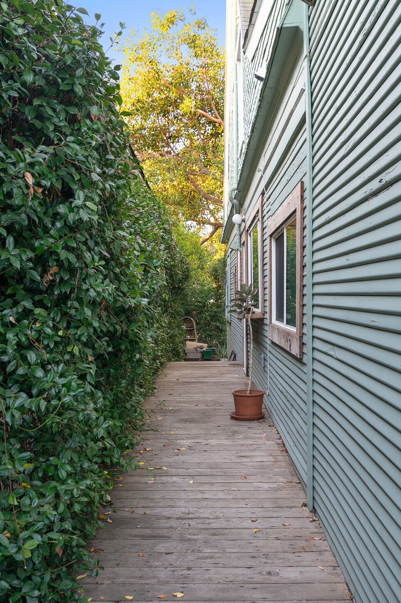 Building Photo - 207 E Avenue 31