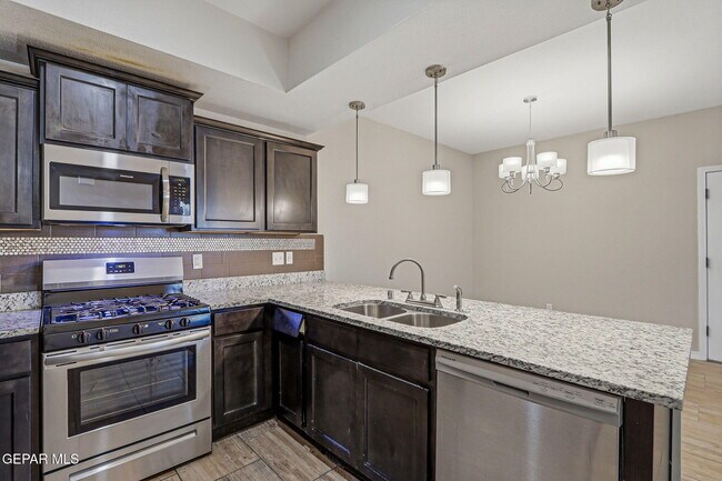 Building Photo - 717 HC Gilbert Minjares Dr