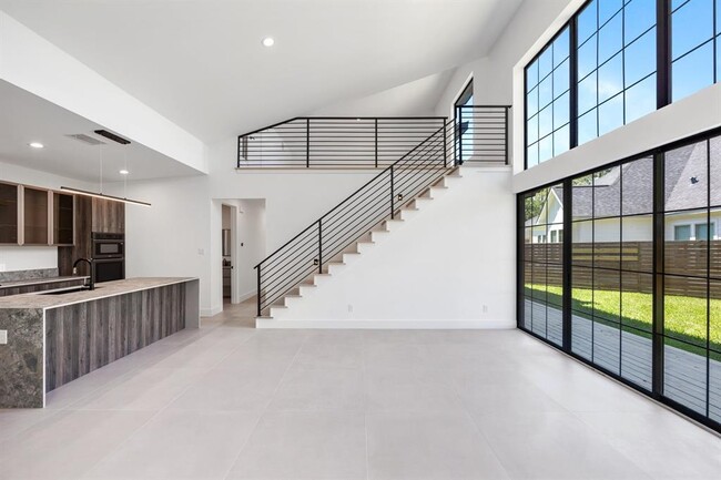 Building Photo - 10941 Bluebird Pl