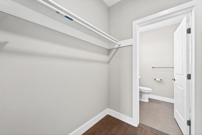 Building Photo - 1432 46th St