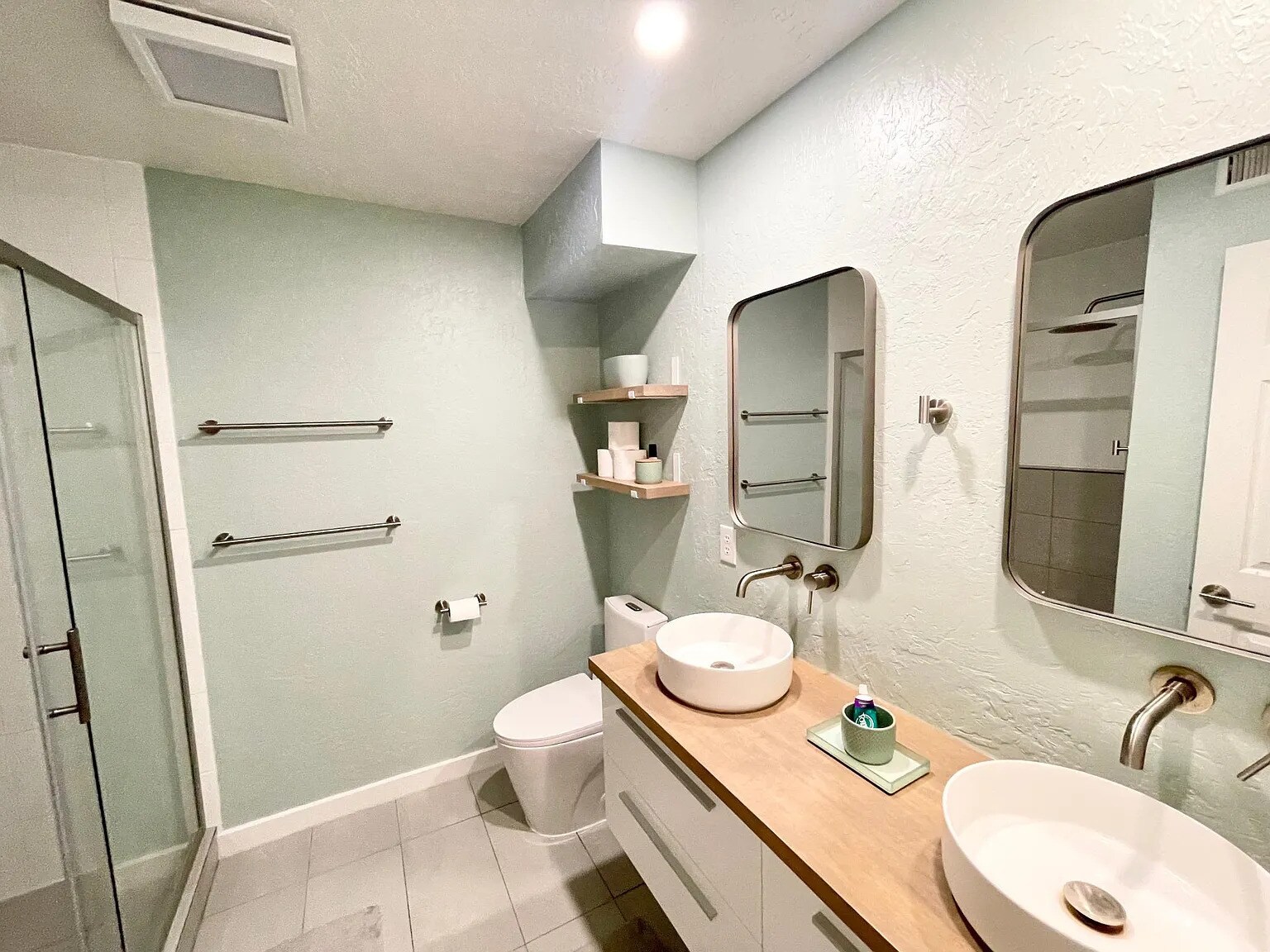 Building Photo - 4400 Hemingway Dr
