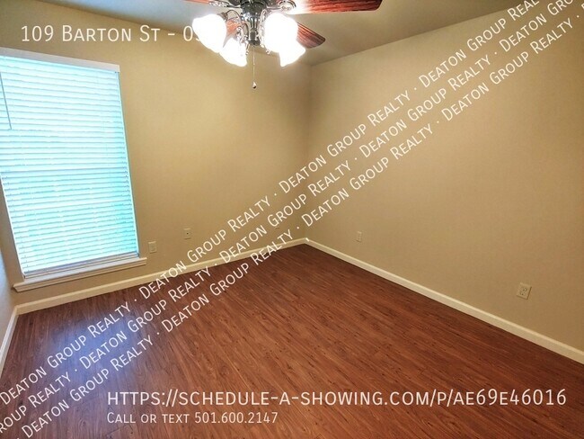 Building Photo - 109 Barton St