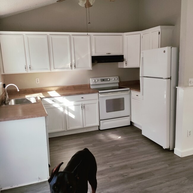 Building Photo - 4921 S Rifle Ct