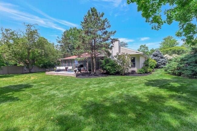 Building Photo - 4 Half Acre Ct