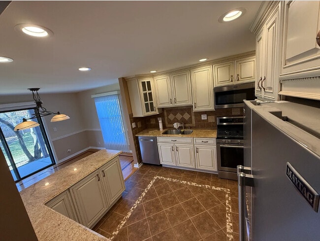 Building Photo - 2950 Northampton Dr