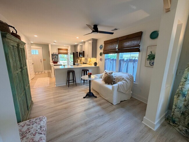 Building Photo - Four Bedroom Town Home in Old Stoney Village- Two Primary Suites