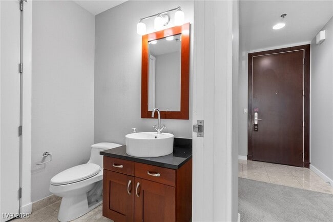 Building Photo - 4525 Dean Martin Dr