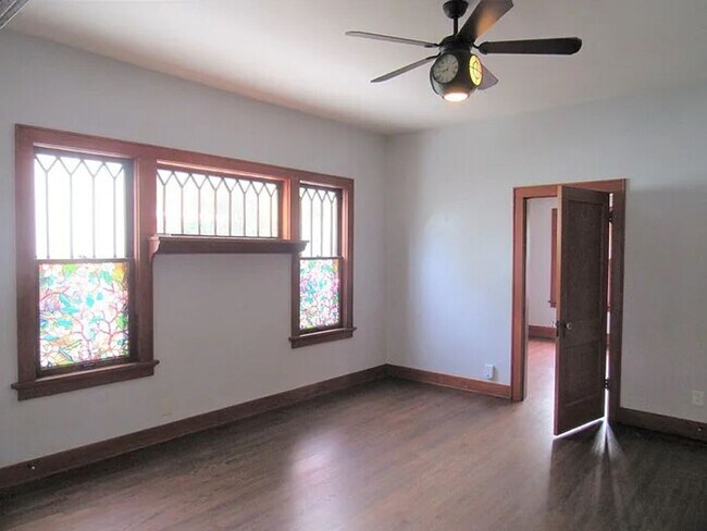 Building Photo - Stunning 4-Bed, 3-Bath Gem 1 Minute from Midtown!