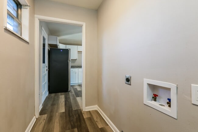 Building Photo - 30 Eaton Dr