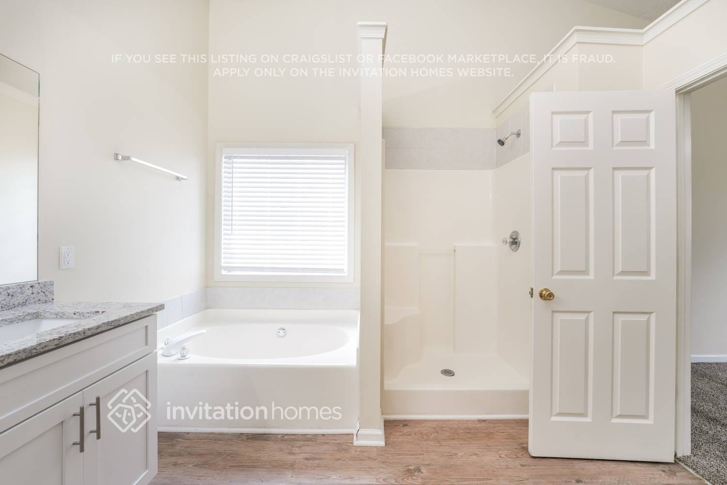 Building Photo - 1429 Fall River Dr