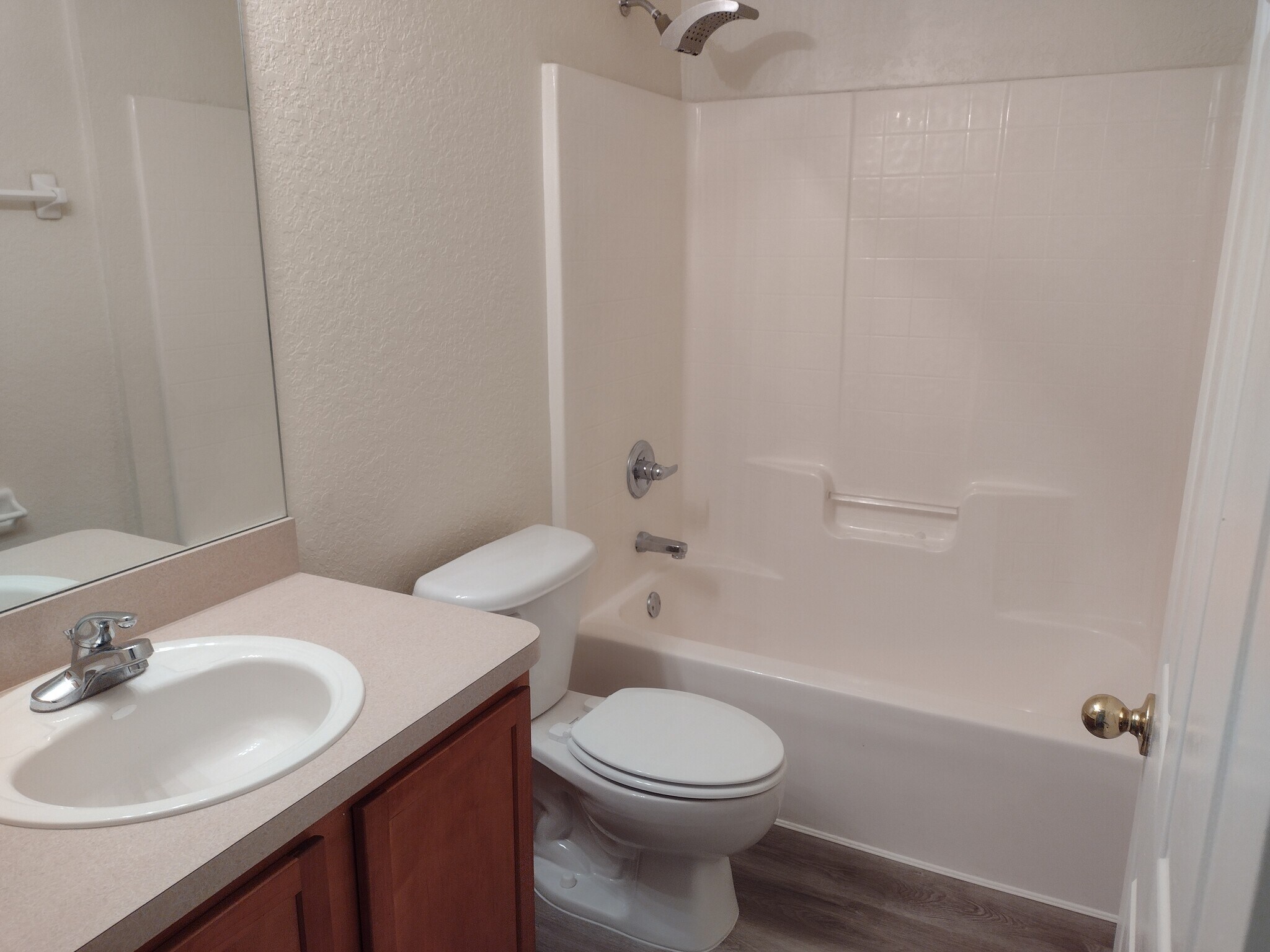 Building Photo - 1223 Persian Ave