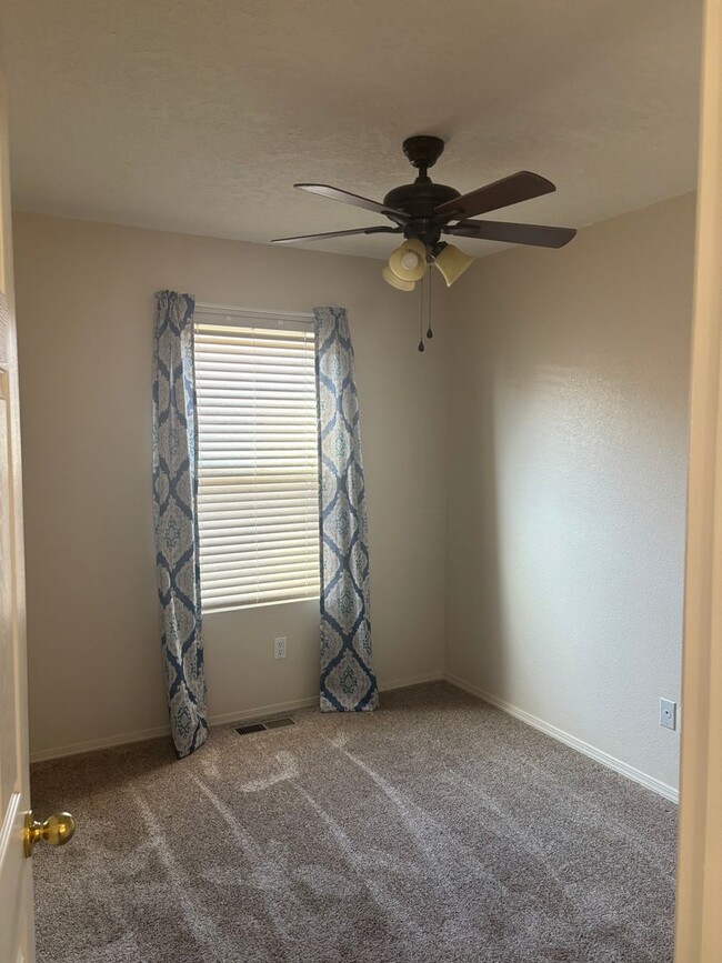 Building Photo - Charming 4-Bedroom Home in a Prime Location!