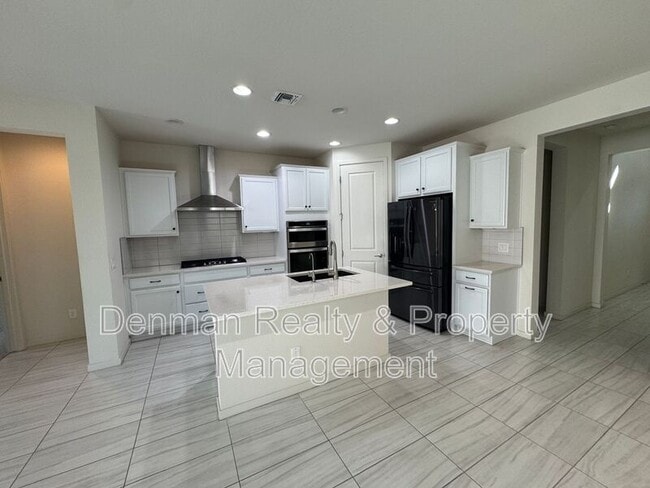 Building Photo - 3540 E Tina Dr