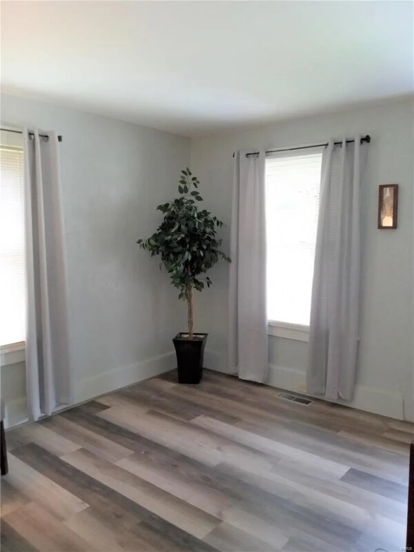 Building Photo - 4300 Ravenwood Ave