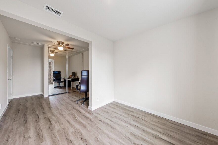 Bedroom 5 - Double room - 5737 Dorothy Dr