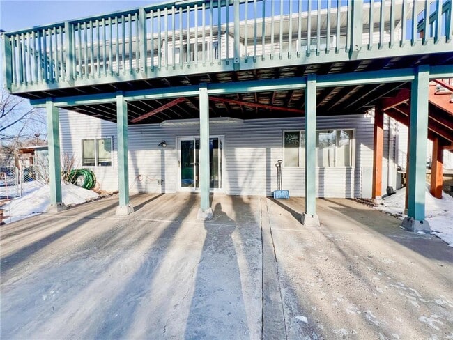 Building Photo - 11331 W River Rd