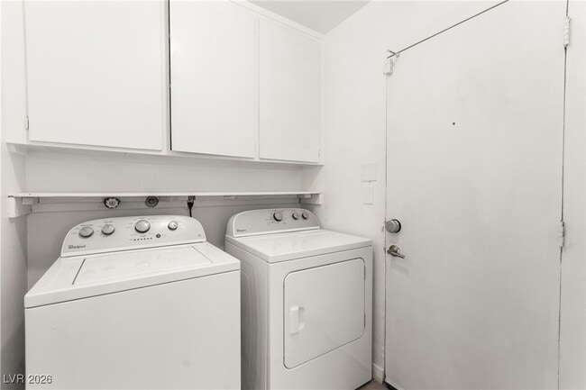 Building Photo - 1531 Commanche Dr