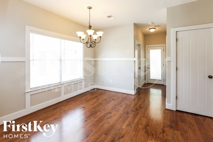 Building Photo - 5541 Timber Leaf Trail