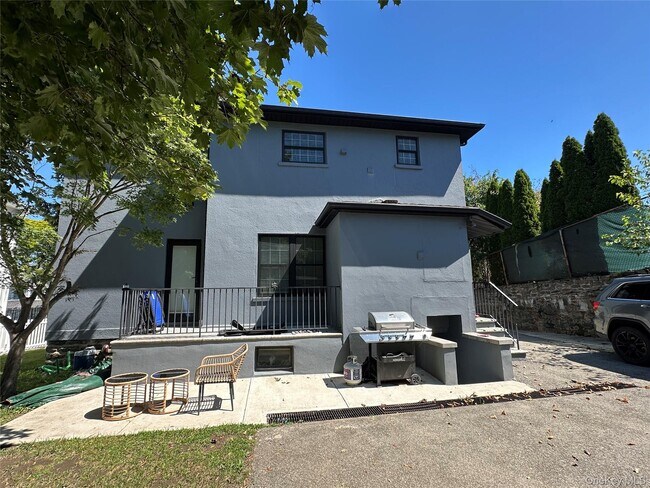 Building Photo - 12 Bellew Ave