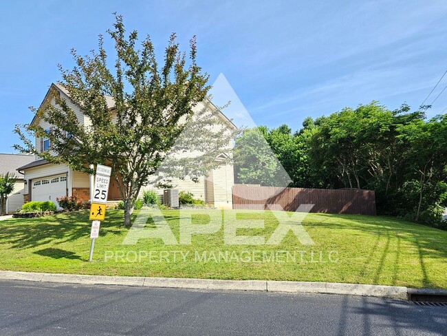 Building Photo - West Knoxville – Beautifully Upgraded - 3 ...